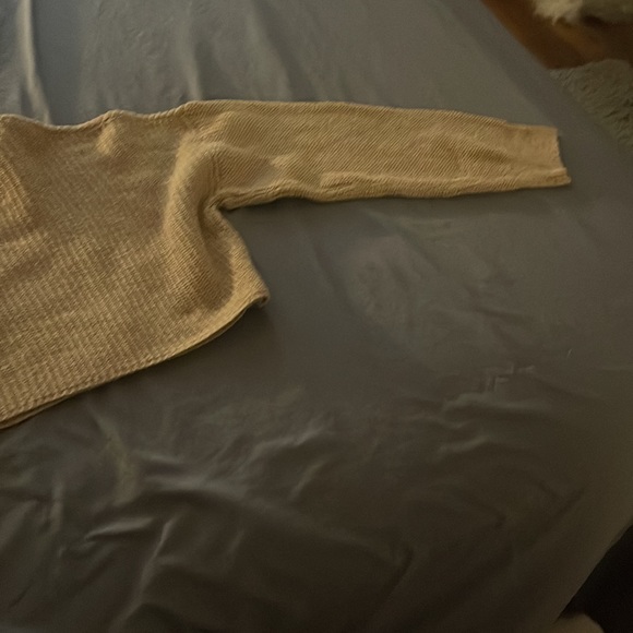 Pretty little thing crop sweater - Picture 7 of 7